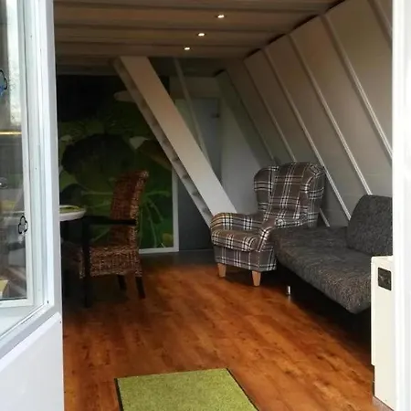 Nurdachhaus Schellbronn