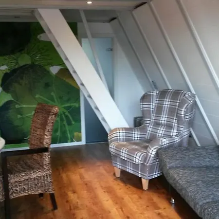 Nurdachhaus Schellbron *